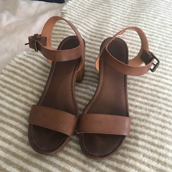 Mia Shoes - MIA Platform Sandals - Size 10